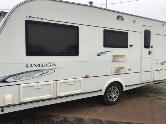                         Przyczepa kempingowa Compass Omega 524, 4/5 osobowa, zadbana, sucha - zdjęcie 6
                        