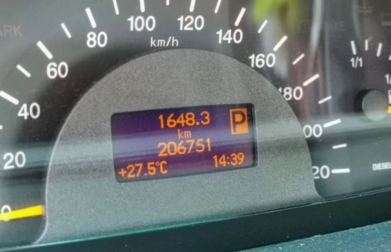                         Mercedes-Benz Viano - zdjęcie 26
                        