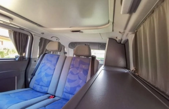                         Mercedes-Benz Viano - zdjęcie 32
                        