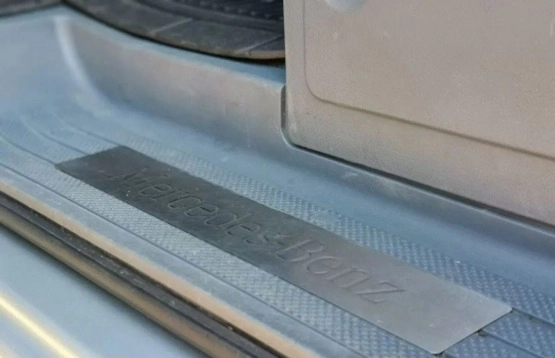                         Mercedes-Benz Viano - zdjęcie 33
                        