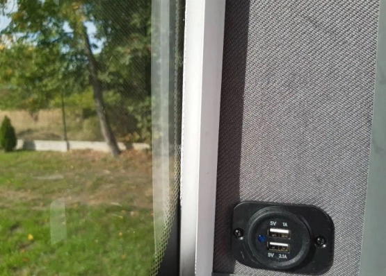                         Peugeot Boxer 2010 r. CamperVan - zdjęcie 10
                        