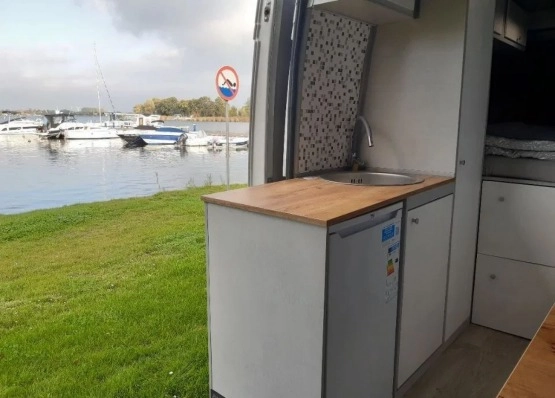                         Peugeot Boxer 2010 r. CamperVan - zdjęcie 15
                        