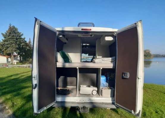                         Peugeot Boxer 2010 r. CamperVan - zdjęcie 18
                        