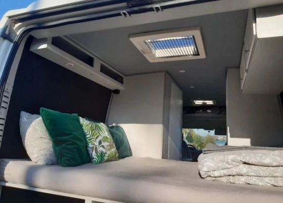                         Peugeot Boxer 2010 r. CamperVan - zdjęcie 23
                        