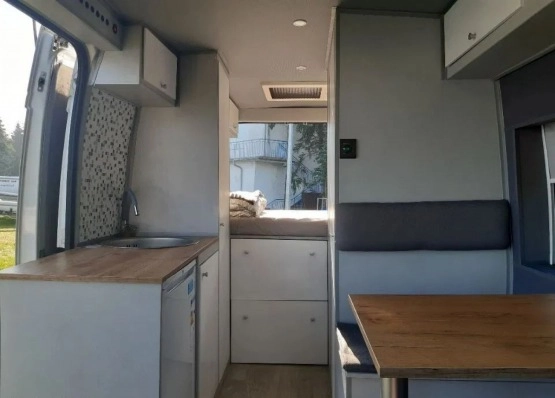                         Peugeot Boxer 2010 r. CamperVan - zdjęcie 24
                        