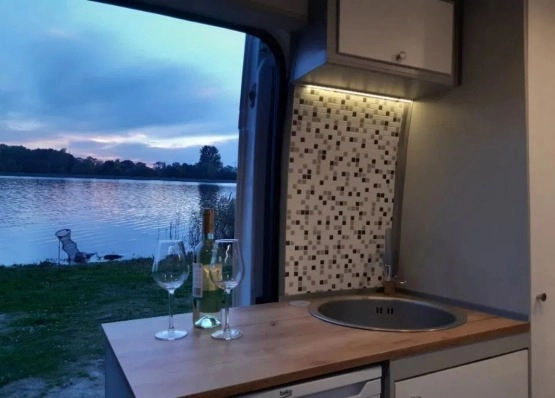                         Peugeot Boxer 2010 r. CamperVan - zdjęcie 7
                        