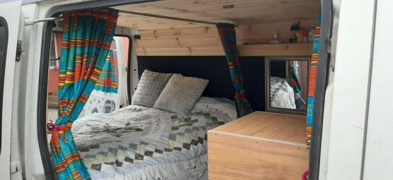                         Peugeot Boxer z 2001 r. CamperVan - zdjęcie 10
                        