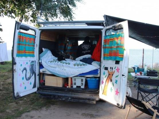                         Peugeot Boxer z 2001 r. CamperVan - zdjęcie 13
                        