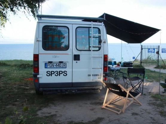                         Peugeot Boxer z 2001 r. CamperVan - zdjęcie 16
                        