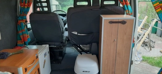                         Peugeot Boxer z 2001 r. CamperVan - zdjęcie 2
                        