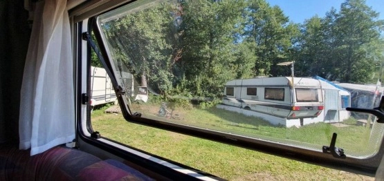                         Przyczepa Knaus SUDWIND 6504 z przedsionkiem - 1994 r. DMC 1300 kg - zdjęcie 11
                        