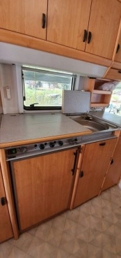                         Przyczepa Knaus SUDWIND 6504 z przedsionkiem - 1994 r. DMC 1300 kg - zdjęcie 20
                        