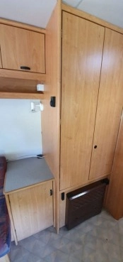                         Przyczepa Knaus SUDWIND 6504 z przedsionkiem - 1994 r. DMC 1300 kg - zdjęcie 2
                        