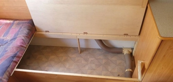                         Przyczepa Knaus SUDWIND 6504 z przedsionkiem - 1994 r. DMC 1300 kg - zdjęcie 5
                        