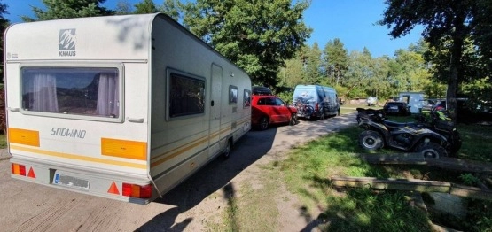                         Przyczepa Knaus SUDWIND 6504 z przedsionkiem - 1994 r. DMC 1300 kg - zdjęcie 6
                        