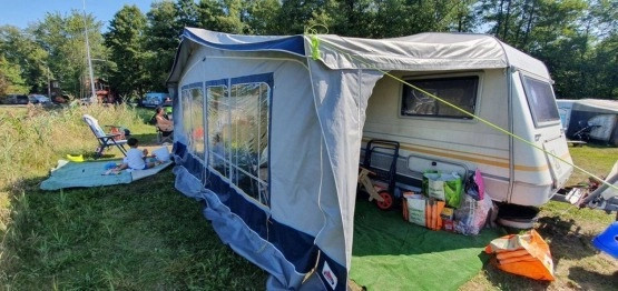                         Przyczepa Knaus SUDWIND 6504 z przedsionkiem - 1994 r. DMC 1300 kg - zdjęcie 9
                        