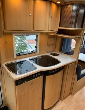                         Przyczepa Dethleffs Camper 510 - zdjęcie 10
                        