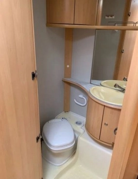                         Przyczepa Dethleffs Camper 510 - zdjęcie 9
                        