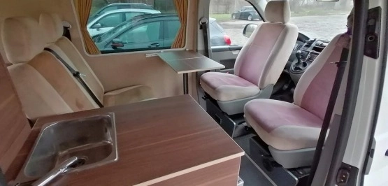                         Volkswagen T5 2011 rok - zdjęcie 17
                        