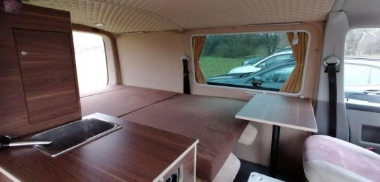                         Volkswagen T5 2011 rok - zdjęcie 22
                        