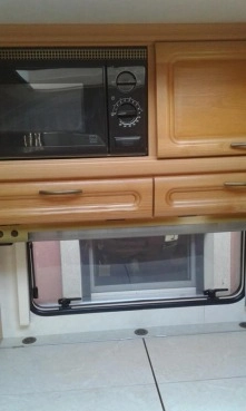                         Przyczepa kempingowa Fendt Platin z 2000 r. - zdjęcie 5
                        