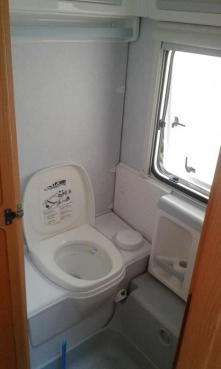                         Przyczepa kempingowa Fendt Platin z 2000 r. - zdjęcie 7
                        