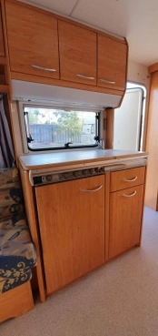                         Knaus 400 2000 r. - zdjęcie 18
                        