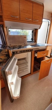                         Knaus 400 2000 r. - zdjęcie 27
                        