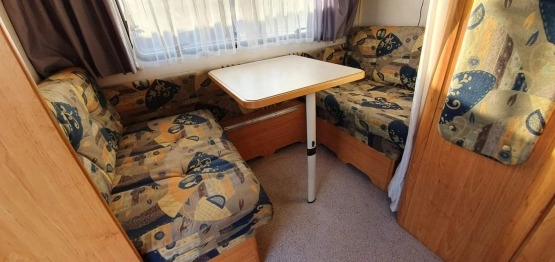                         Knaus 400 2000 r. - zdjęcie 30
                        