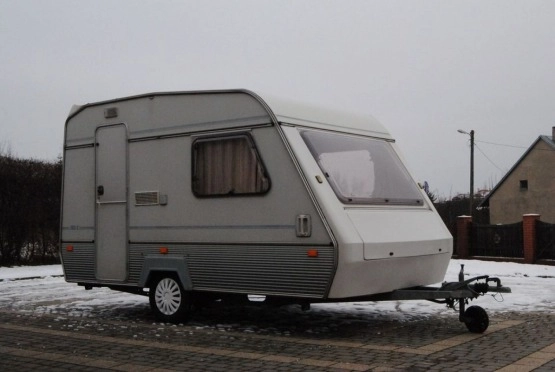                         Beyerland 350/2, rok 1989 - zdjęcie 1
                        