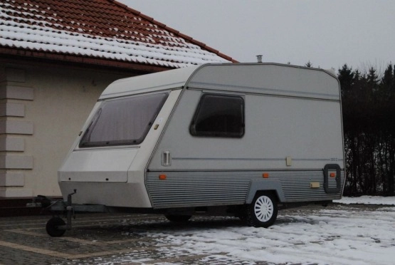                         Beyerland 350/2, rok 1989 - zdjęcie 2
                        