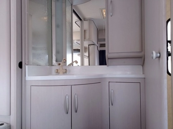                         Hobby Excellent 495 z 1997 r. - zdjęcie 11
                        