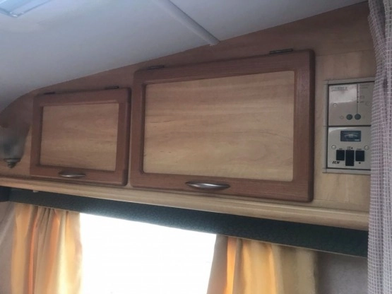                         Przyczepa Swift Sterling Sheraton z 2000 r. - zdjęcie 8
                        