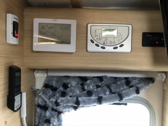                         Doinwestowany Kamper Fiat Ducato 3.0 diesel - zdjęcie 12
                        