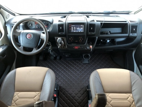                         Doinwestowany Kamper Fiat Ducato 3.0 diesel - zdjęcie 15
                        