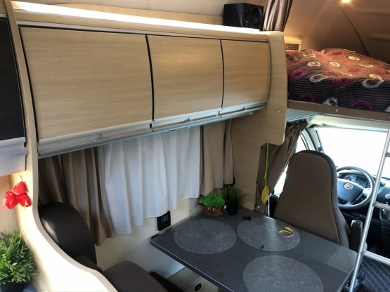                         Doinwestowany Kamper Fiat Ducato 3.0 diesel - zdjęcie 6
                        