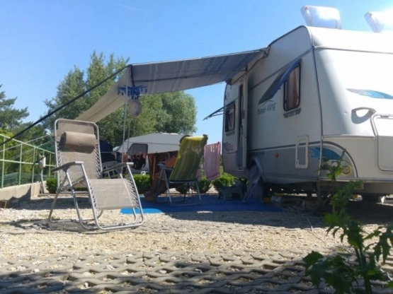                         Sprzedam przyczepę kempingową TEC  TE 490 K Travel King - zdjęcie 3
                        