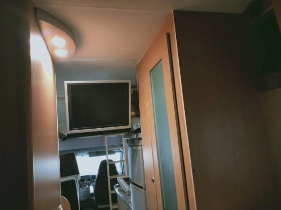                         Knaus Sun TR duża alkowa 3,0L olbrzymi garaż, 6 osób 2007 rok AlKo - zdjęcie 10
                        