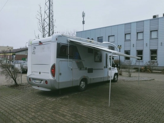                         Knaus Sun TR duża alkowa 3,0L olbrzymi garaż, 6 osób 2007 rok AlKo - zdjęcie 16
                        