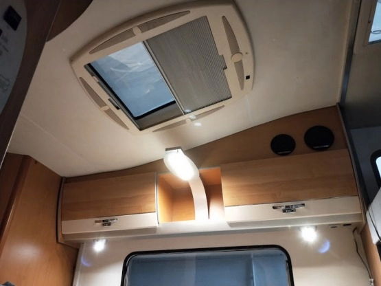                         Knaus Sun TR duża alkowa 3,0L olbrzymi garaż, 6 osób 2007 rok AlKo - zdjęcie 2
                        