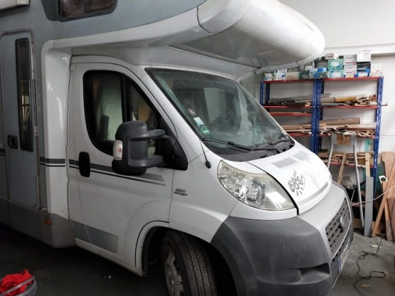                         Knaus Sun TR duża alkowa 3,0L olbrzymi garaż, 6 osób 2007 rok AlKo - zdjęcie 7
                        