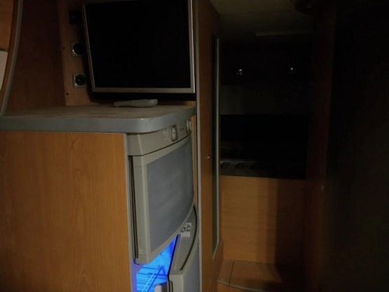                         Knaus Sun TR duża alkowa 3,0L olbrzymi garaż, 6 osób 2007 rok AlKo - zdjęcie 8
                        