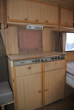                         Przyczepa Dethleffs RD2 z 1990 r. - zdjęcie 2
                        