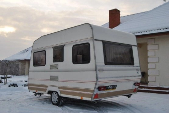                         Przyczepa Dethleffs RD2 z 1990 r. - zdjęcie 4
                        