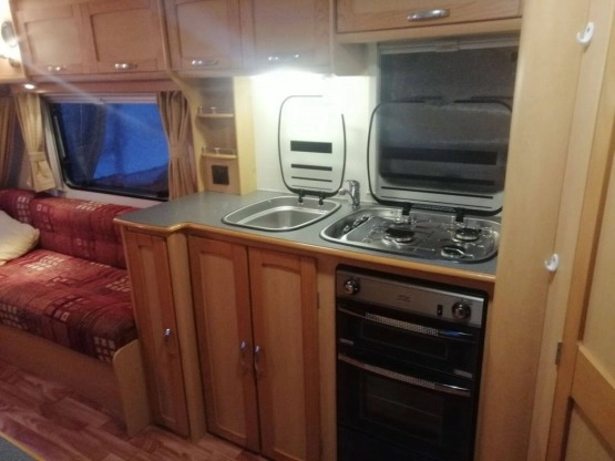                         Elddis Avante z 2006 r. - zdjęcie 9
                        