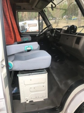                         Kamper 6 os. Burstner a620, OC, przegląd, gotowy do jazdy - zdjęcie 1
                        