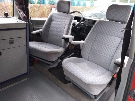                         VW T4 California Kamper 2.0 benzyna - zdjęcie 9
                        