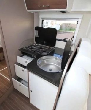                         Kamper Camper Etrusco 7400QB TV, Antena satelitarna, nawigacja - zdjęcie 6
                        