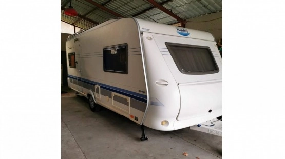                         Sprzedam przyczepę Hobby 540, 2003 rok, 1550 kg dmc, przedsionek Isabella Ambasador - zdjęcie 1
                        