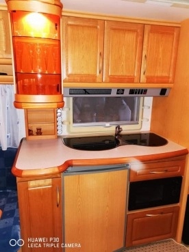                         Sprzedam przyczepę Hobby 540, 2003 rok, 1550 kg dmc, przedsionek Isabella Ambasador - zdjęcie 4
                        